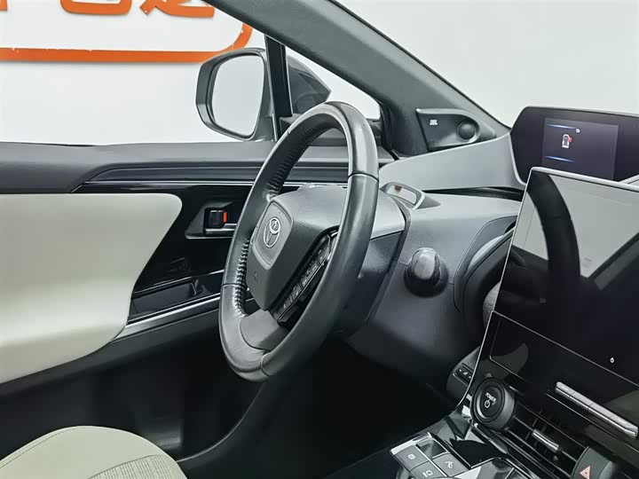 Фото 22 - Toyota bZ4X