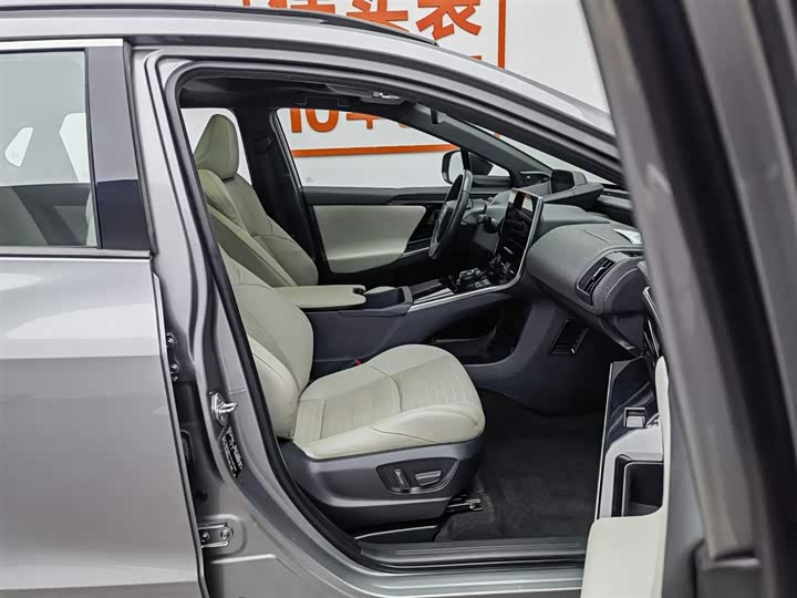 Фото 23 - Toyota bZ4X