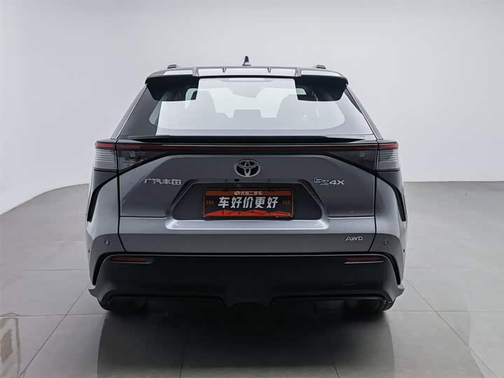 Фото 4 - Toyota bZ4X