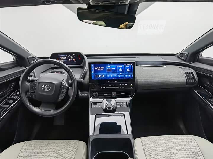 Фото 5 - Toyota bZ4X