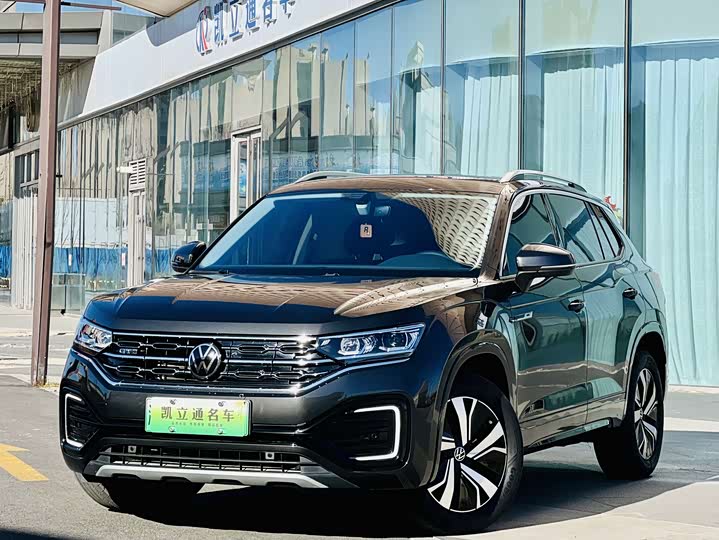 Фото 1 - Volkswagen Tayron GTE Hybrid