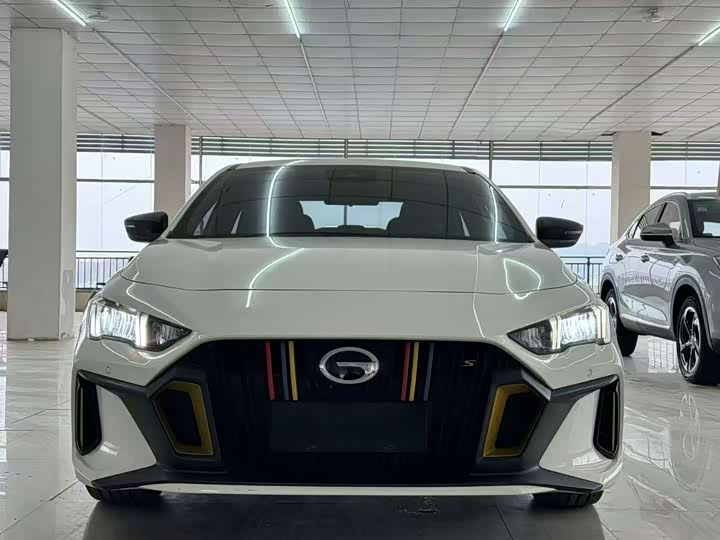 Фото 2 - GAC Trumpchi Empow R