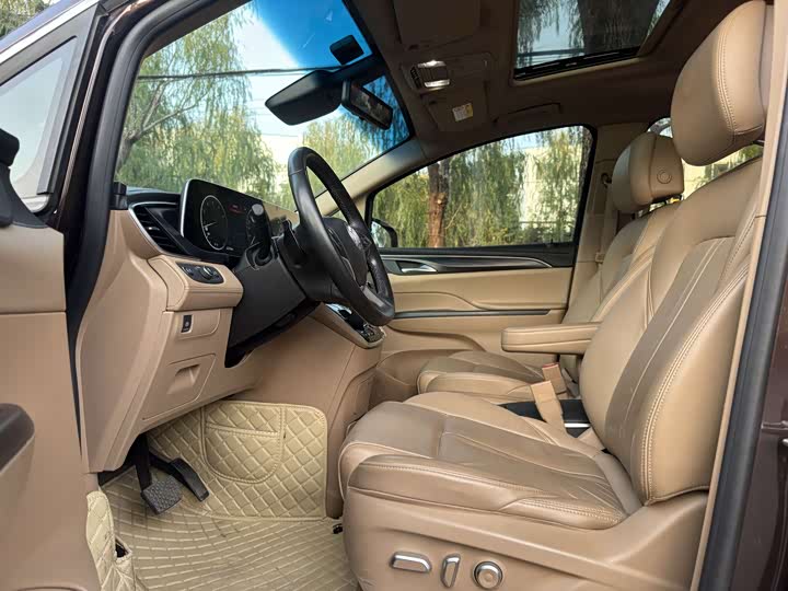 Фото 8 - Buick GL8 ES