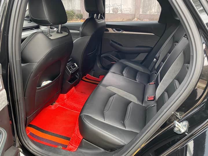 Фото 10 - Geely Preface