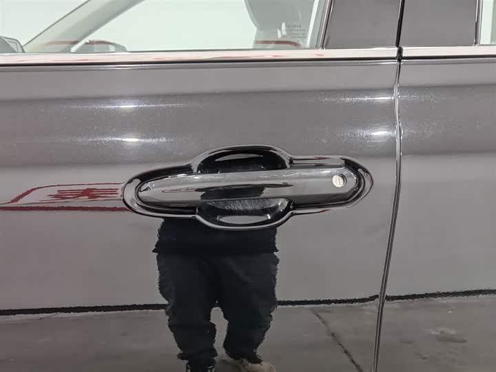 Фото 18 - Toyota Highlander