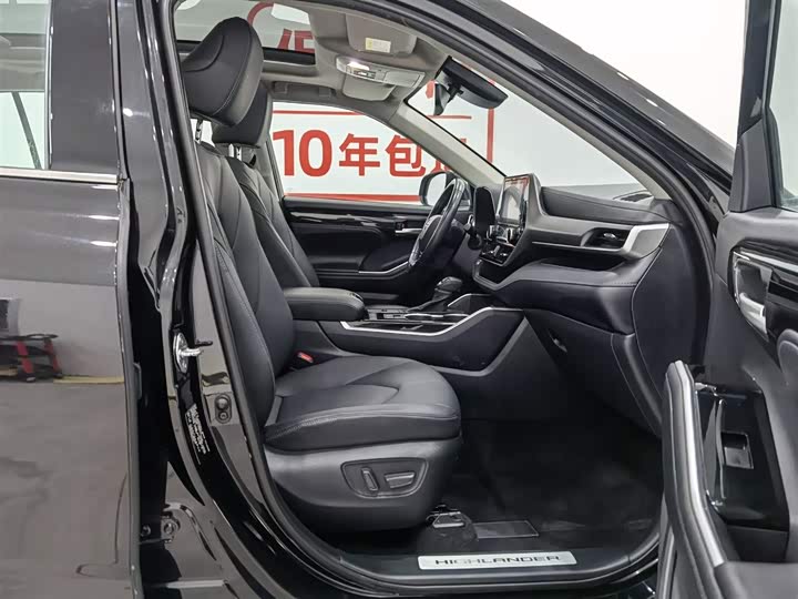 Фото 23 - Toyota Highlander