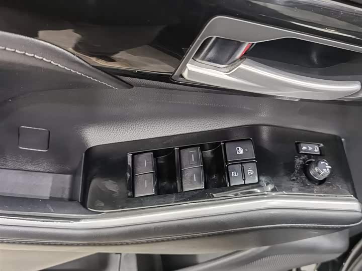 Фото 9 - Toyota Highlander