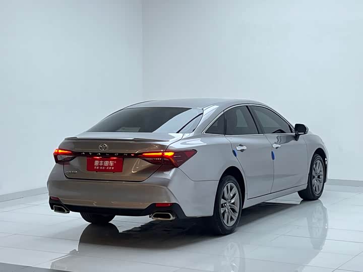 Фото 5 - Toyota Avalon