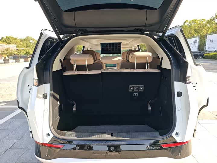 Фото 18 - XPeng X9