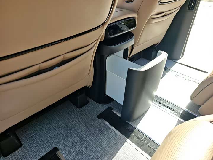 Фото 20 - XPeng X9