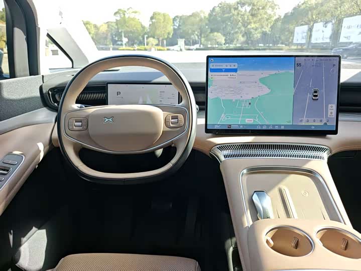 Фото 9 - XPeng X9