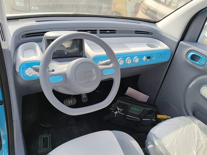 Фото 10 - Bestune Pony