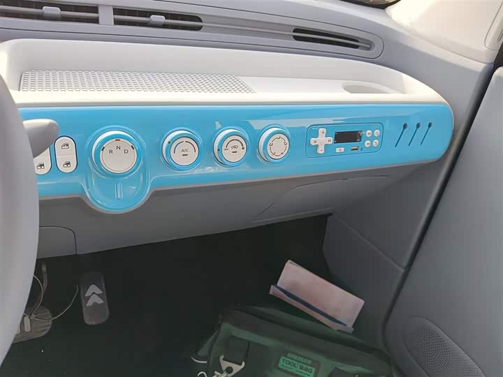 Фото 13 - Bestune Pony