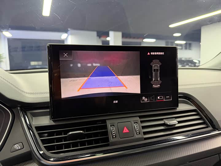 Фото 16 - Audi Q5L