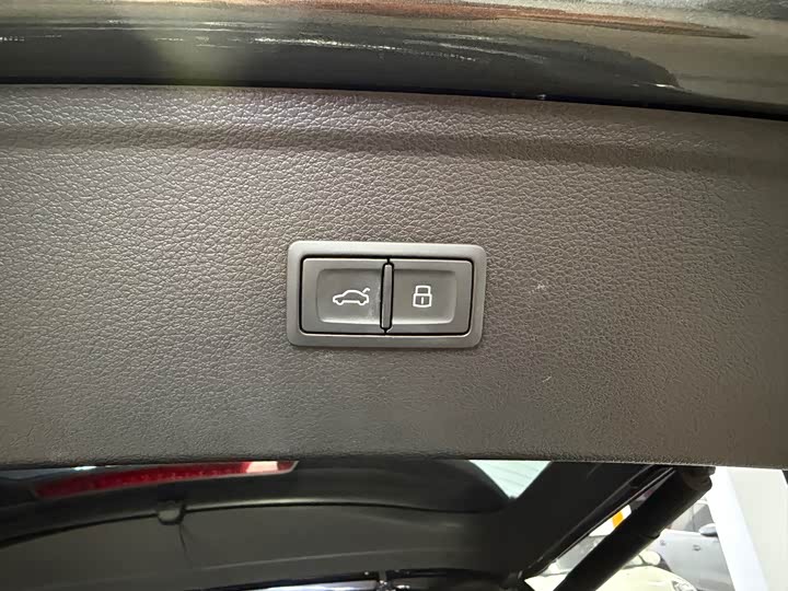 Фото 26 - Audi Q5L