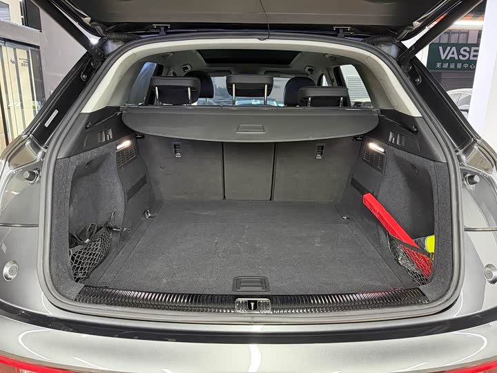 Фото 27 - Audi Q5L