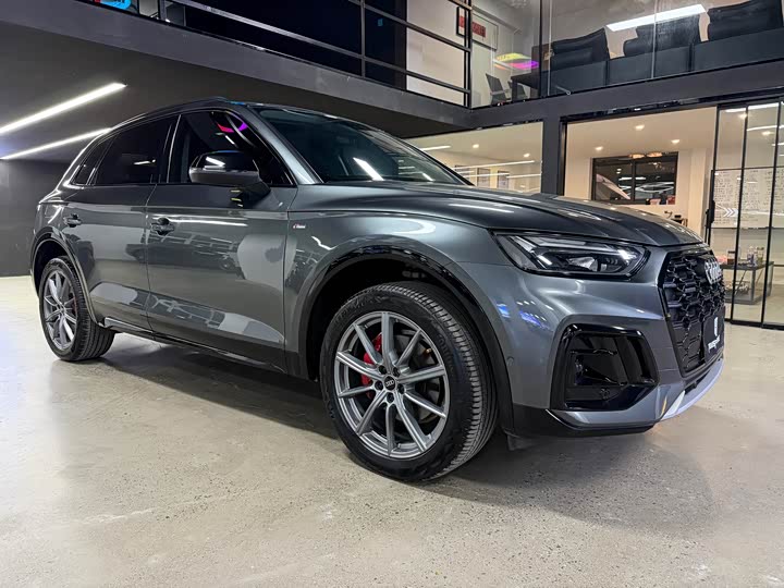 Фото 3 - Audi Q5L