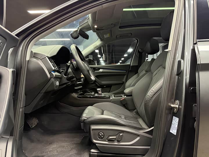 Фото 4 - Audi Q5L