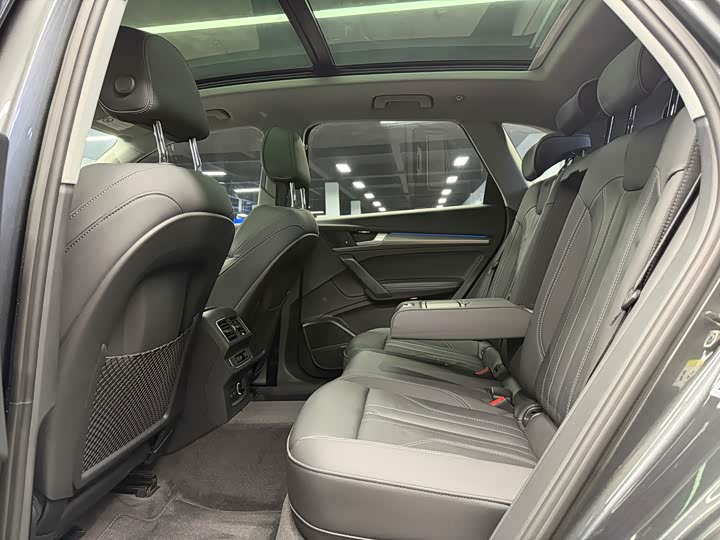 Фото 5 - Audi Q5L