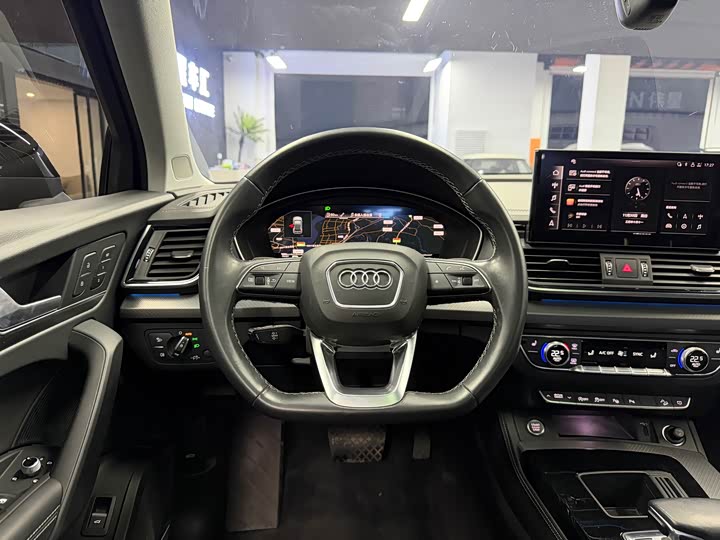 Фото 8 - Audi Q5L