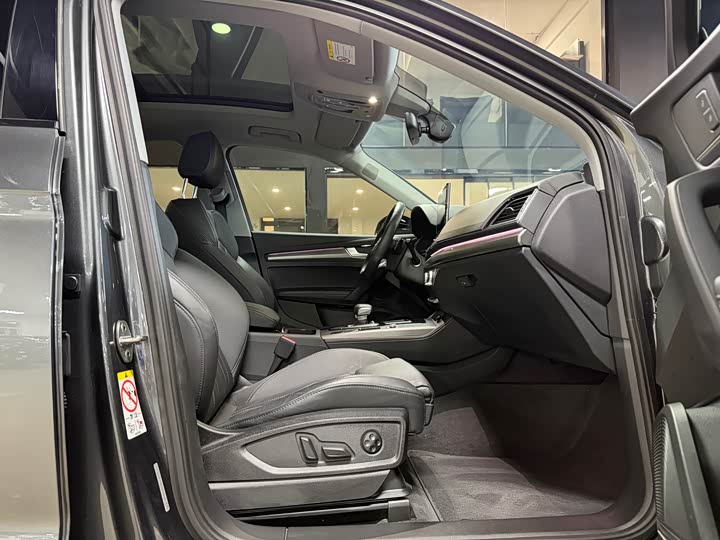 Фото 9 - Audi Q5L