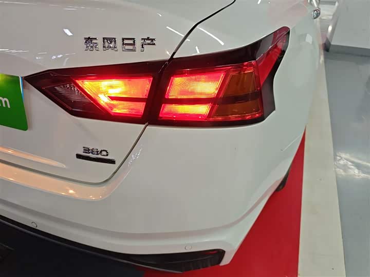 Фото 8 - Nissan Teana