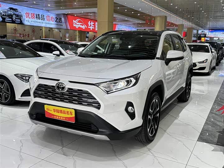 Фото 1 - Toyota RAV4