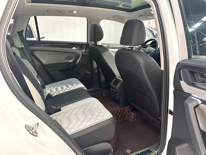 Фото 10 - Volkswagen Tayron