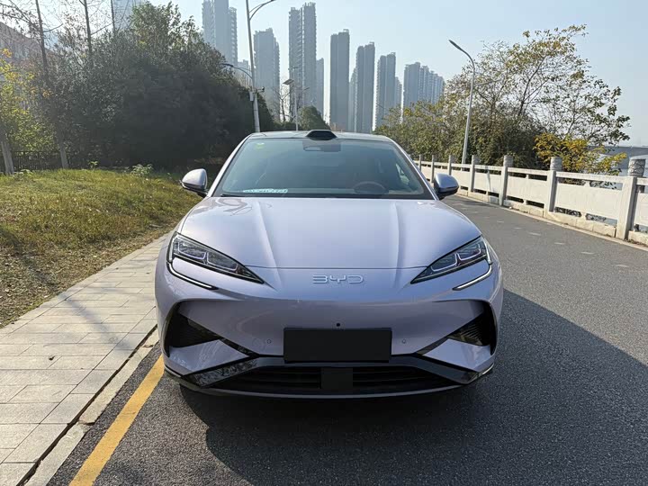 Фото 2 - BYD Sea Lion 07 EV