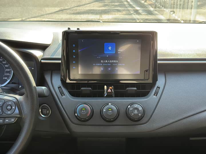 Фото 12 - Toyota Corolla