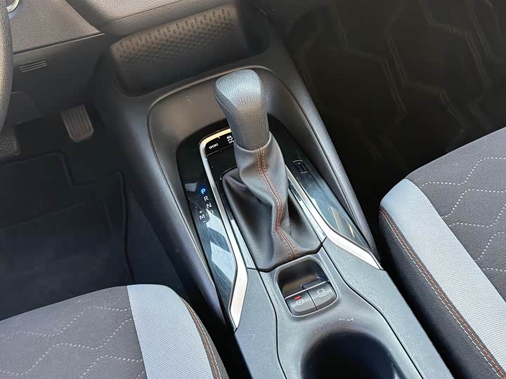 Фото 13 - Toyota Corolla