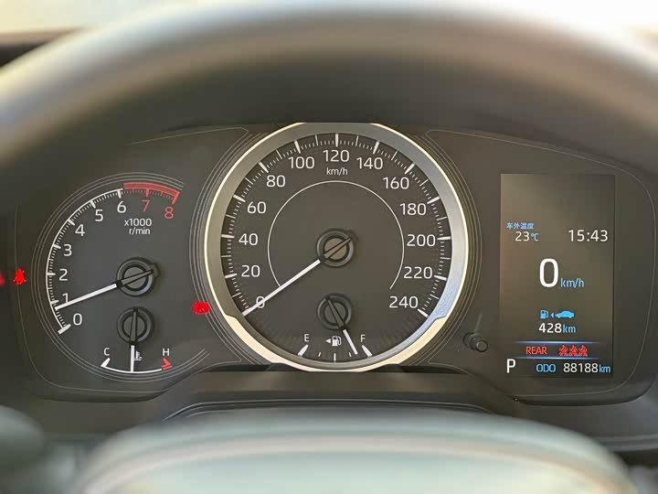 Фото 14 - Toyota Corolla