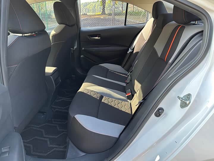 Фото 7 - Toyota Corolla