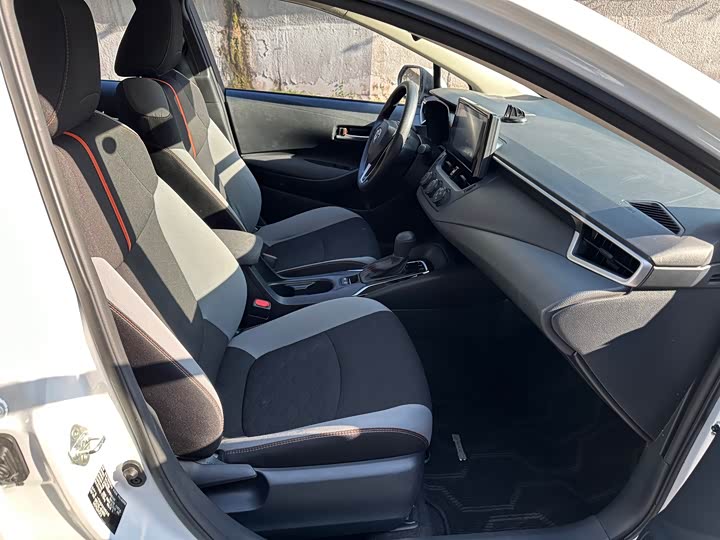 Фото 9 - Toyota Corolla