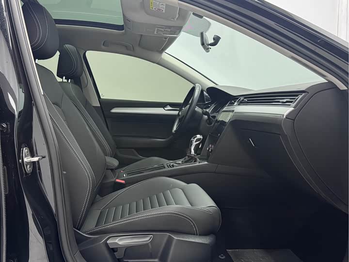 Фото 11 - Volkswagen Magotan