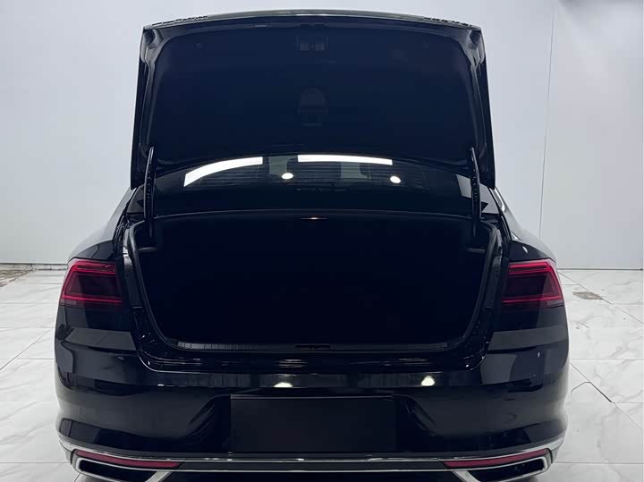 Фото 16 - Volkswagen Magotan