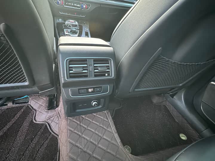 Фото 15 - Audi Q5L