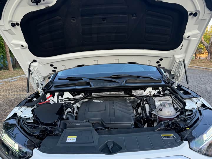 Фото 18 - Audi Q5L