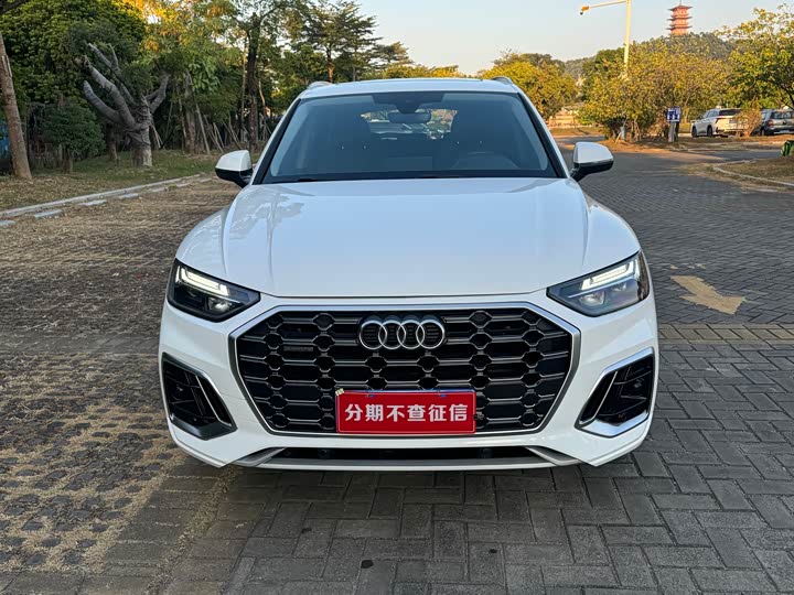 Фото 2 - Audi Q5L