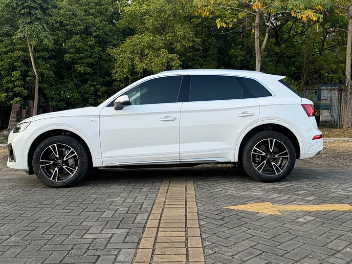 Фото 3 - Audi Q5L