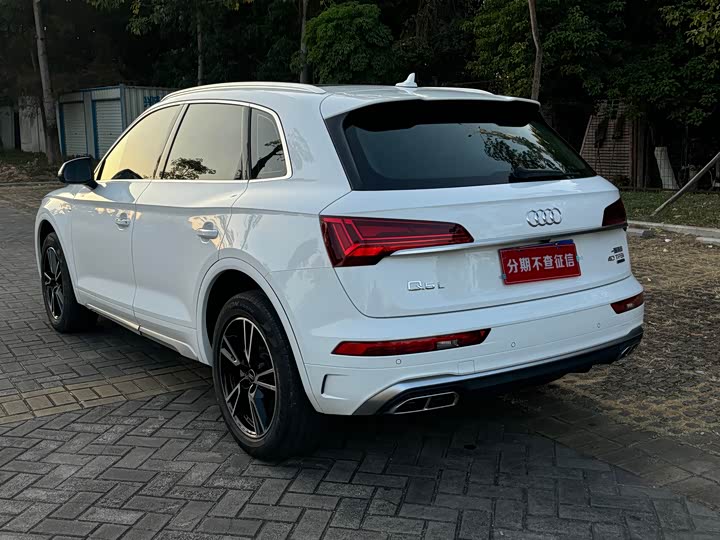Фото 4 - Audi Q5L