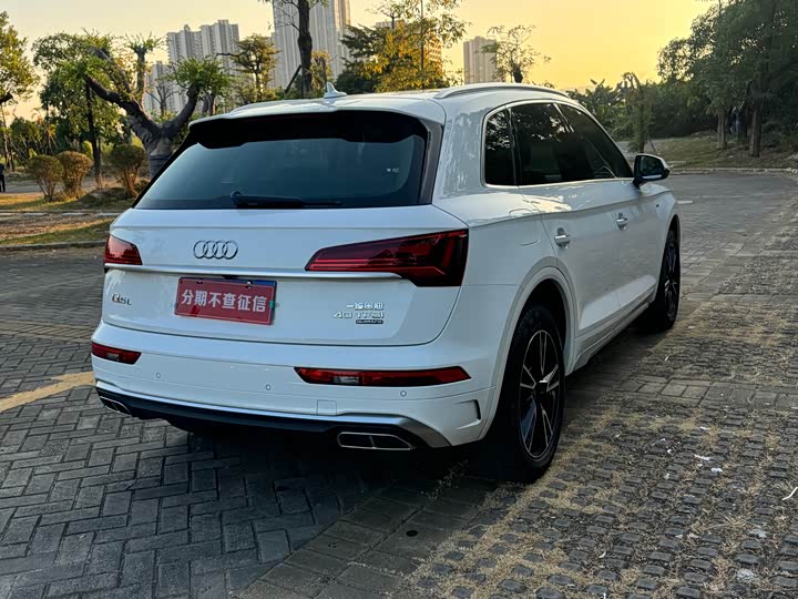 Фото 6 - Audi Q5L