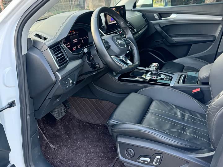 Фото 9 - Audi Q5L