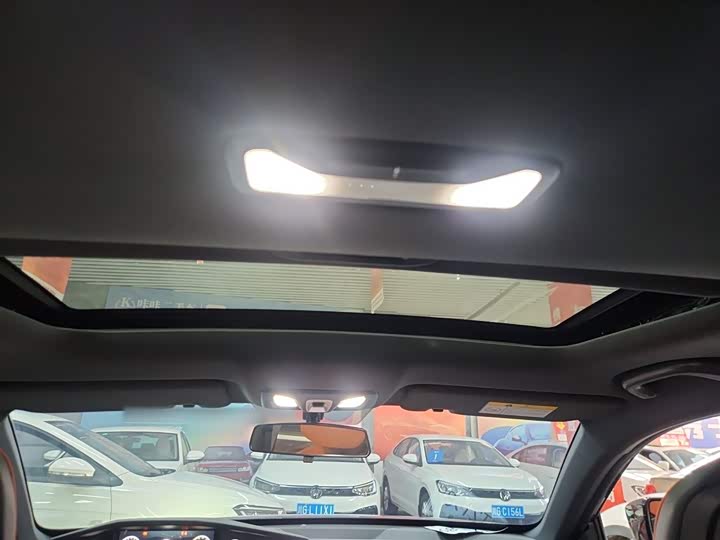 Фото 18 - Changan UNI-V Hybrid