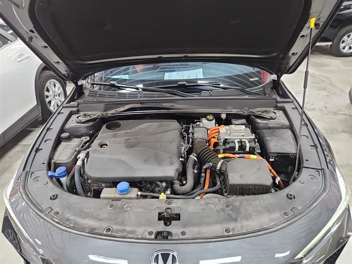 Фото 20 - Changan UNI-V Hybrid