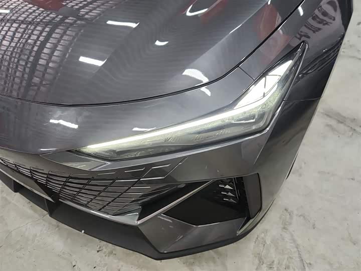 Фото 24 - Changan UNI-V Hybrid