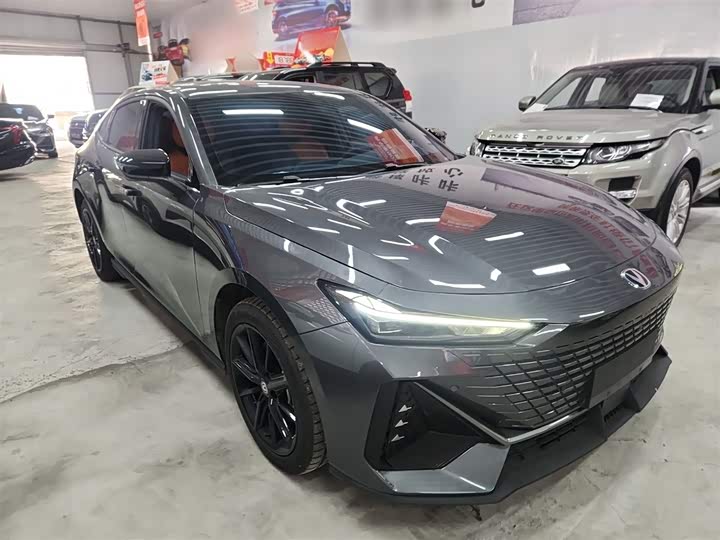 Фото 4 - Changan UNI-V Hybrid