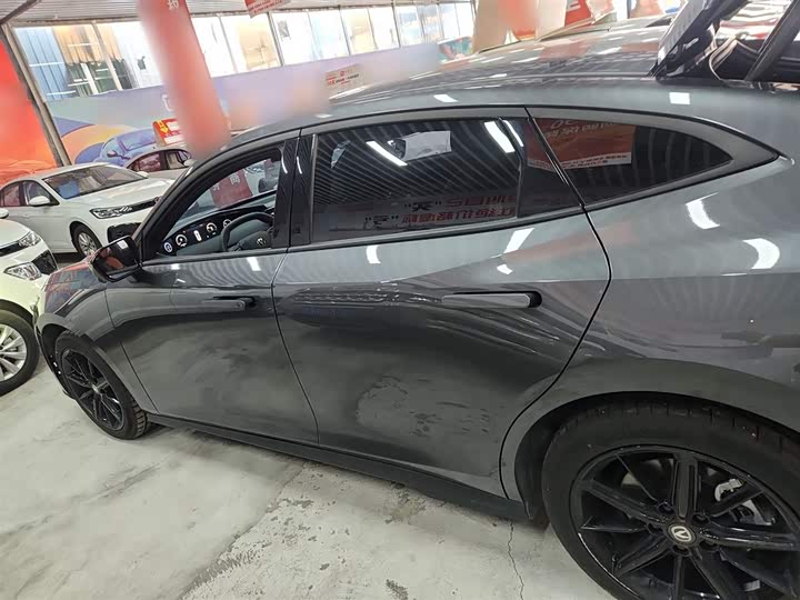 Фото 5 - Changan UNI-V Hybrid