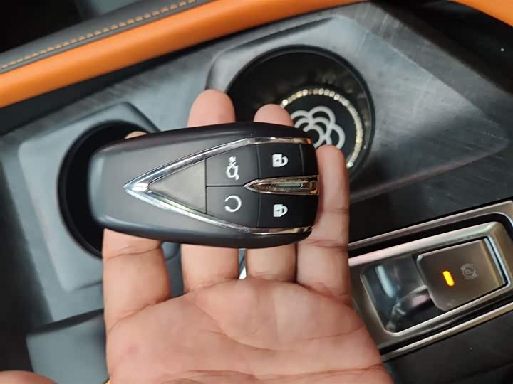 Фото 9 - Changan UNI-V Hybrid