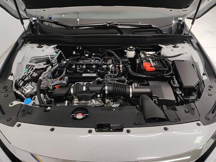 Фото 10 - Honda Accord